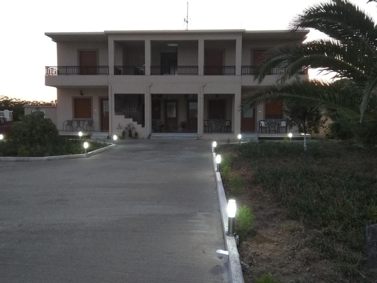 Vakis Apartments 5 Romanon 外观 照片